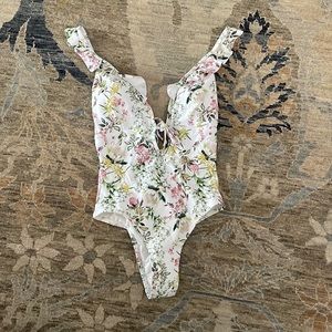 NWT Cikada One Piece Cream Floral XS